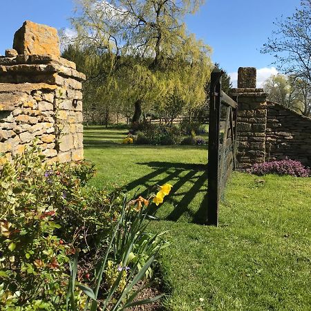 The Manor Farm Alderton Villa Chippenham  Exterior photo