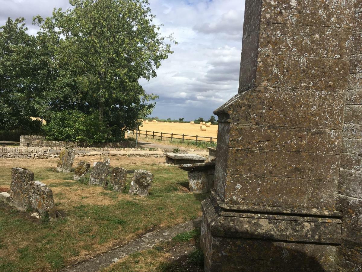 The Manor Farm Alderton Villa Chippenham  Exterior photo